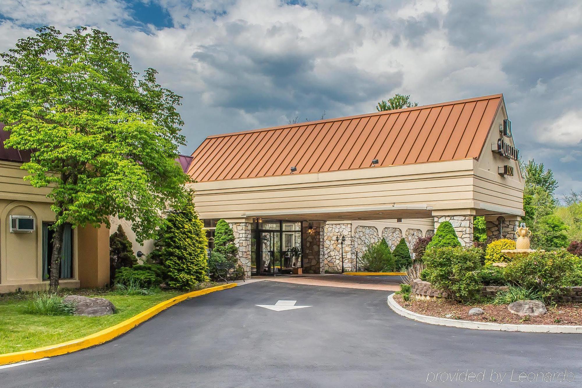 Fairbridge Inn & Suites Poconos Stroudsburg Exterior photo